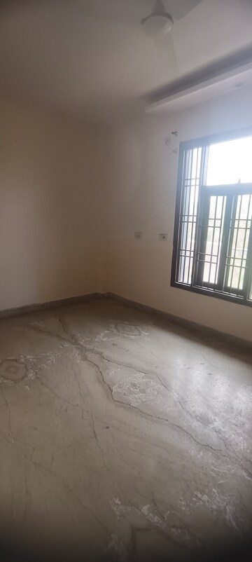 Room in 2.5 BHK Builder Floor at Ashok Nagar – for Rent