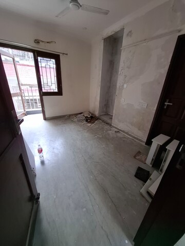 Furnished Amenities in 3 BHK Builder Floor at Kohli One Malibu Town, Sector 47 – for Rent
