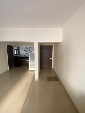 Room in 2 BHK Apartment at Vastushree Adrina, Mundhwa – for Rent