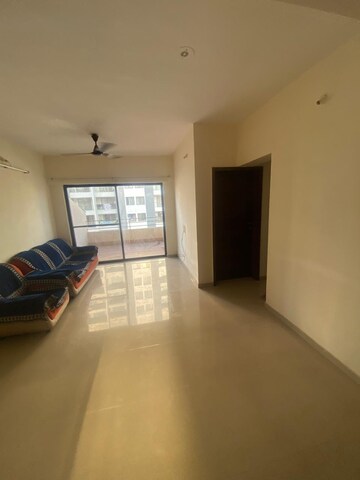 Room in 2 BHK Apartment at Vastushree Adrina, Mundhwa – for Rent