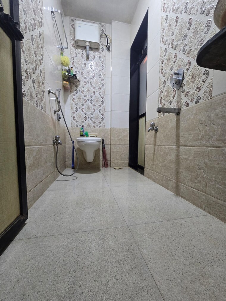 Bathroom, parsik nagar 2 Bedroom 657 Sq.Ft. Apartment In Parsik Nagar Thane 8596093