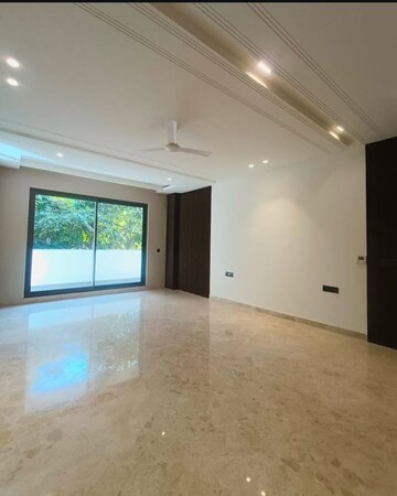 3 BHK Builder Floor For Sale in Sector 33