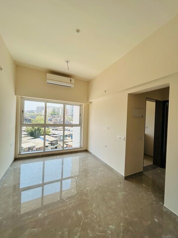 Room in 1 BHK Apartment at LnT Veridian, Powai – for Rent