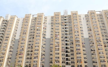 2.5 BHK Apartment For Sale in Panchsheel Wellington, Dundahera