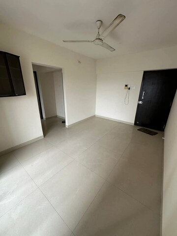 Room in 2 BHK Apartment at Hiranandani Delanna, Ghodbunder Road – for Rent