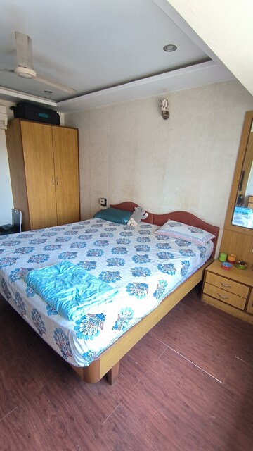 Room in  Pg at Shubhada Tower, Worli – for Rent