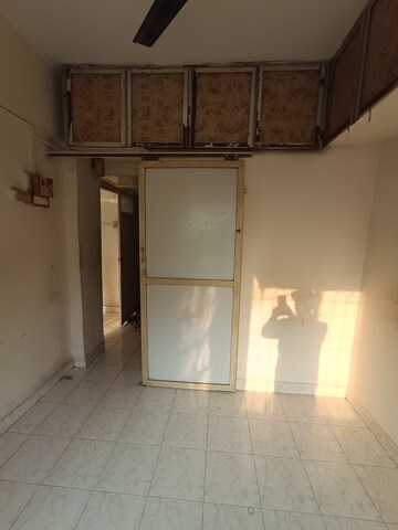 Room in 1 RK Apartment at Maheshwar CHS, Dahisar West – for Sale