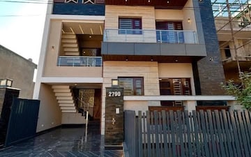 4 BHK Builder Floor For Sale in Sector 35