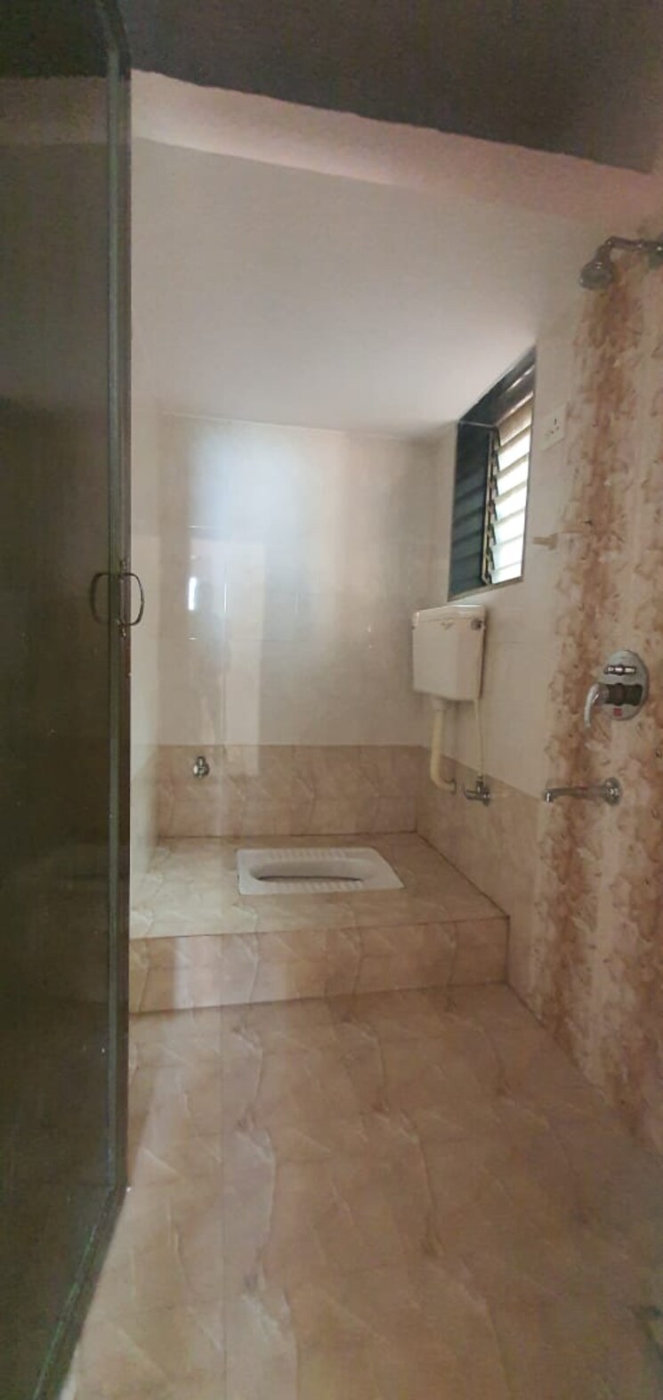 Bathroom, parsik nagar 2 Bedroom 910 Sq.Ft. Apartment In Parsik Nagar Thane 8596396