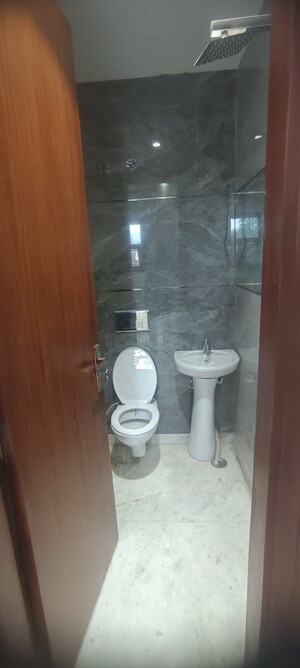 Bathroom in 2.5 BHK Builder Floor at Ashok Nagar – for Sale