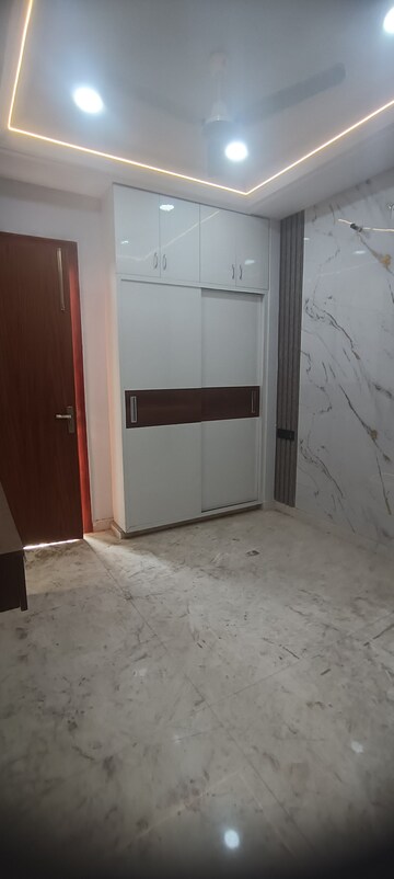 Room in 2.5 BHK Builder Floor at Ashok Nagar – for Sale