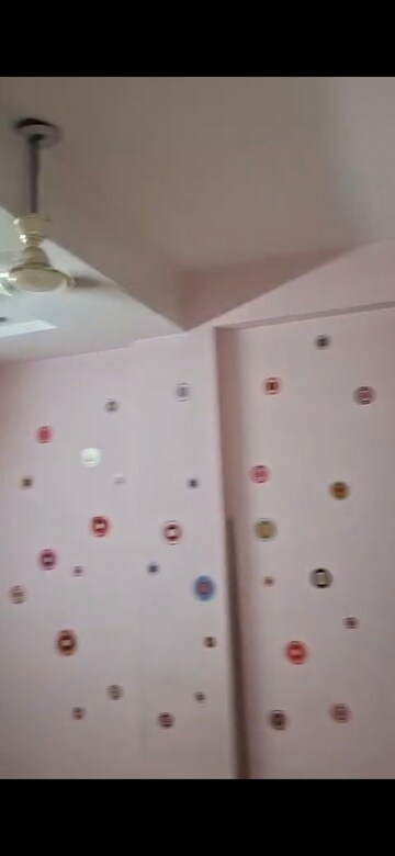 Furnished Amenities in 2 BHK Builder Floor at Vaishali Sector 6 – for Sale