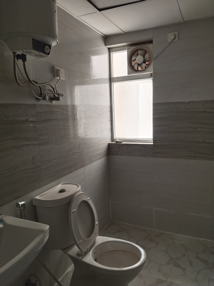  Parking, amrapali-leisure-park 3 Bedroom 1450 Sq.Ft. Apartment In Amrapali Leisure Valley Greater Noida 8596529