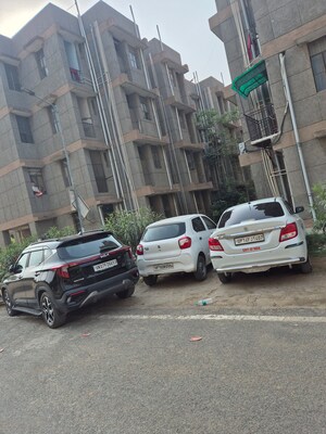 Parking in 1.5 BHK Apartment at Sector 10 Greater Noida – for Sale