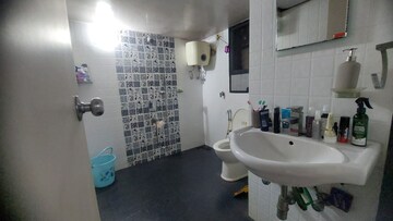 1 BHK Apartment For Rent in Sai Baba Complex Goregaon, Goregaon East