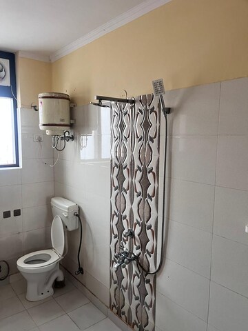 Bathroom in 2 BHK Builder Floor at Sector 40 – for Rent