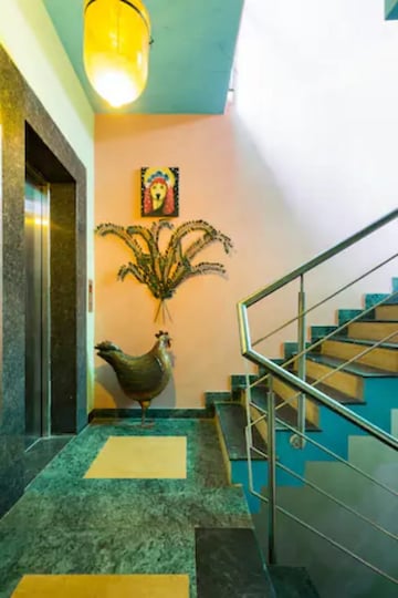 Furnished Amenities in 3 BHK Apartment at Greater Kailash I – for Rent