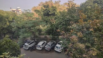 Parking in 3 BHK Apartment at RWA Chittaranjan Park Block R, Chittaranjan Park – for Sale