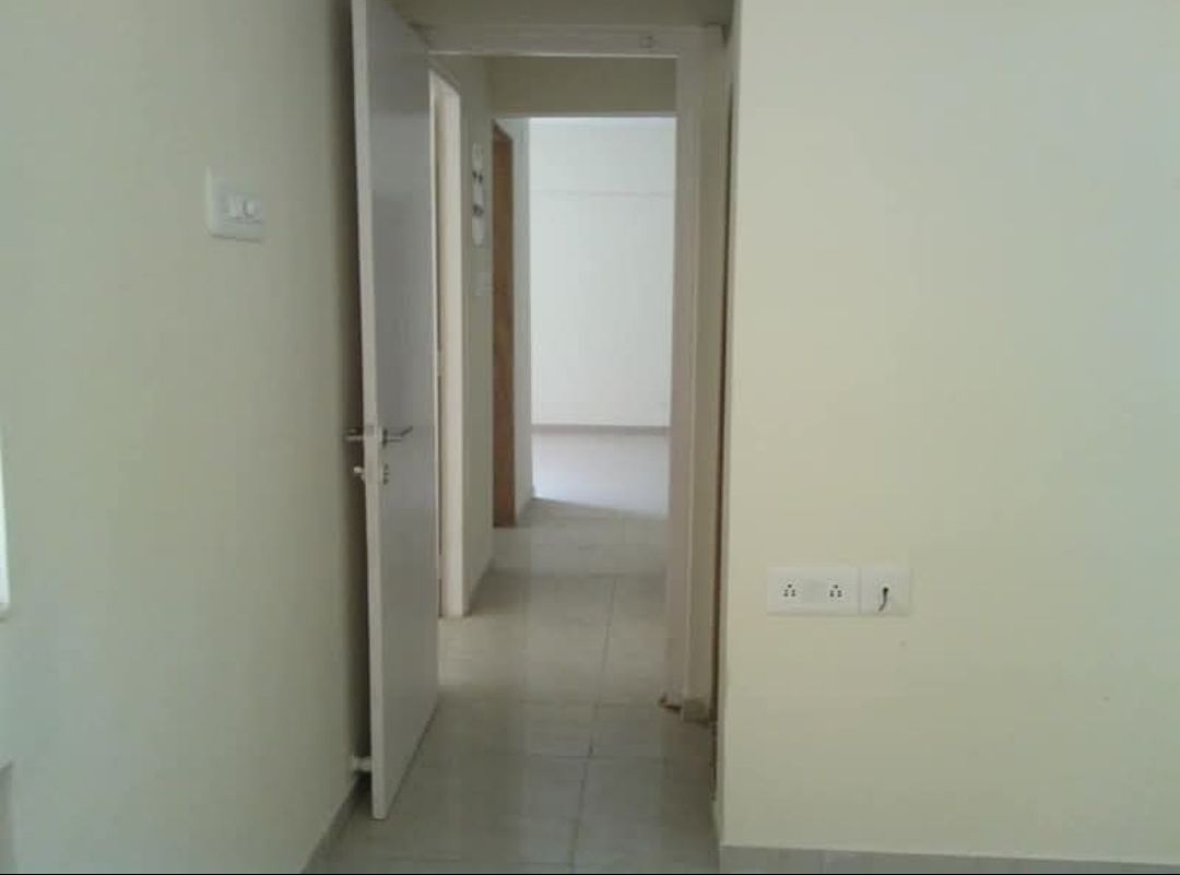 1 BHK + Pooja Room Apartment For Rent in Rustomjee Avenue J