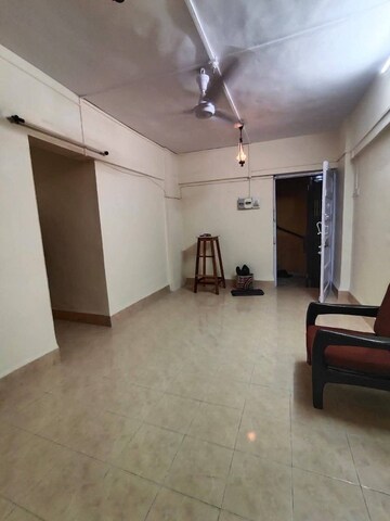 Room in 2 BHK Apartment at Andheri West – for Rent