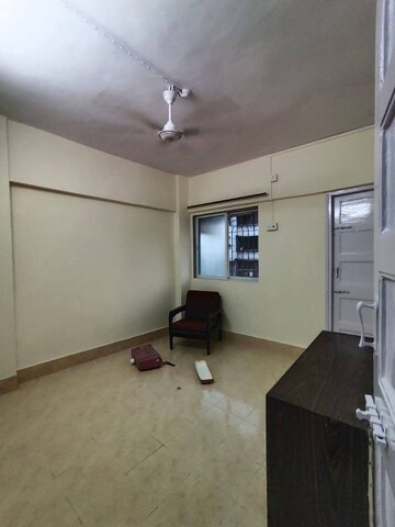 Room in 2 BHK Apartment at Andheri West – for Rent