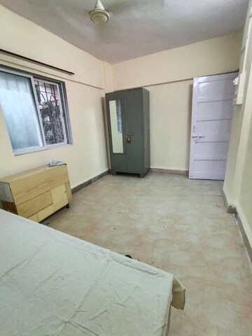 Room in 2 BHK Apartment at Andheri West – for Rent