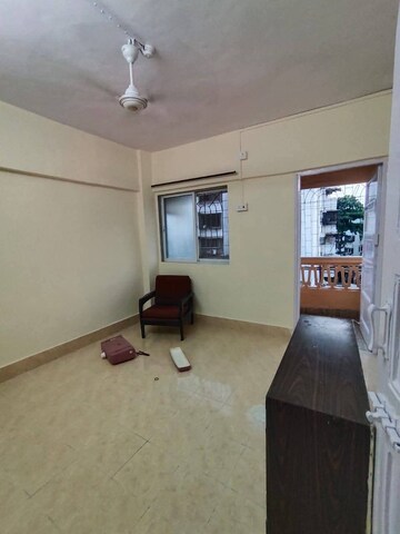 Master Bedroom in 2 BHK Apartment at Andheri West – for Rent