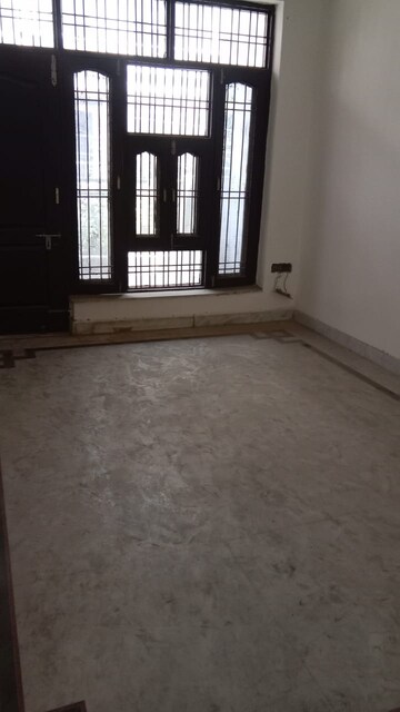 Room in 2 BHK Builder Floor at Sector 21d – for Rent