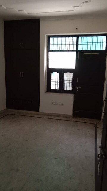 Room in 2 BHK Builder Floor at Sector 21d – for Rent