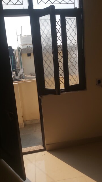 Furnished Amenities in 1 RK Builder Floor at Mayur Vihar – for Rent