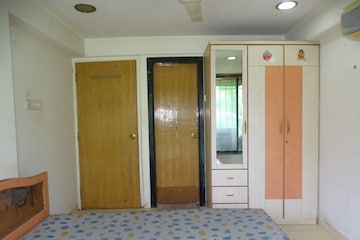 Room in 3 BHK Apartment at Shivam Shankaram Residency, Chembur – for Rent