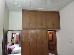 Furnished Amenities in 5 BHK Independent House at Sector 15 – for Sale