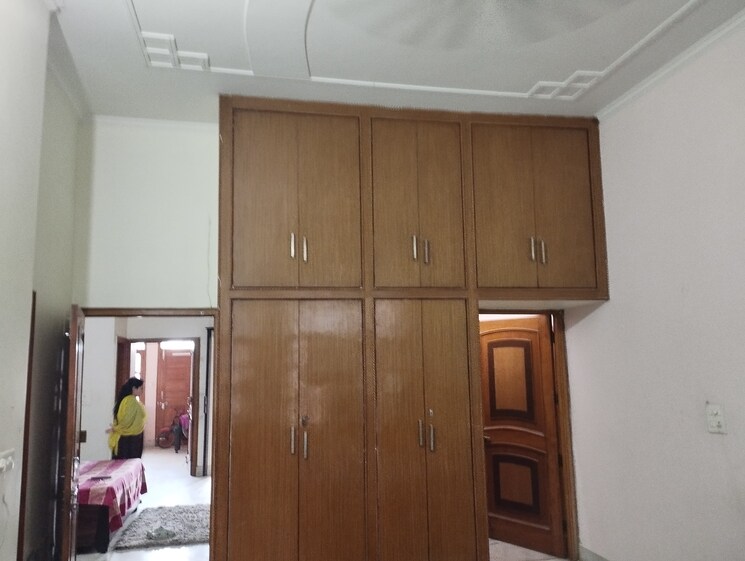 undefined, sector 15 5 Bedroom 300 Sq.Yd. Independent House In Sector 15 Sonipat 8596826