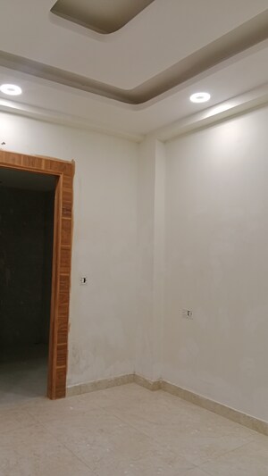 Room in 3 BHK Builder Floor at Fidato Honour Homes, Sector 89 – for Sale