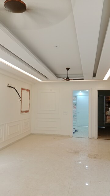 Room in 3 BHK Builder Floor at Fidato Honour Homes, Sector 89 – for Sale