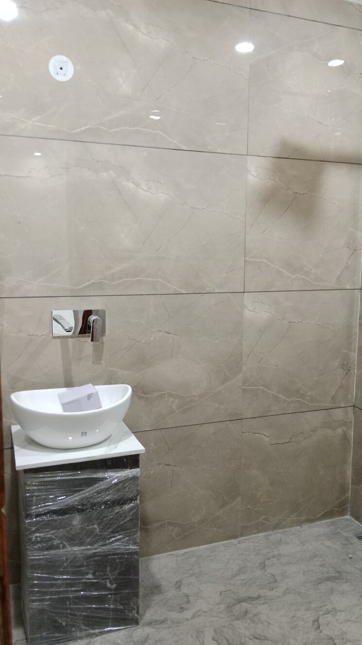 Bathroom, fidato-honour-homes 3 Bedroom 173 Sq.Yd. Builder Floor In Sector 89 Faridabad 8596851