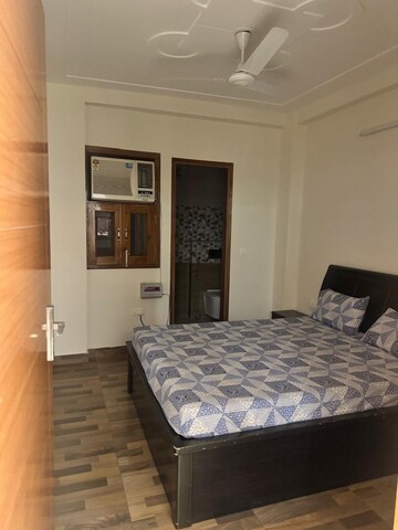 Bedroom in 2 BHK Builder Floor at Sector 46 – for Rent