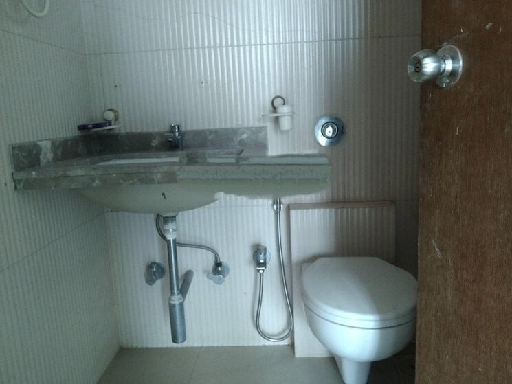 Bathroom, kaniya-kutir 2 Bedroom 725 Sq.Ft. Apartment In Khar West Mumbai 8596877