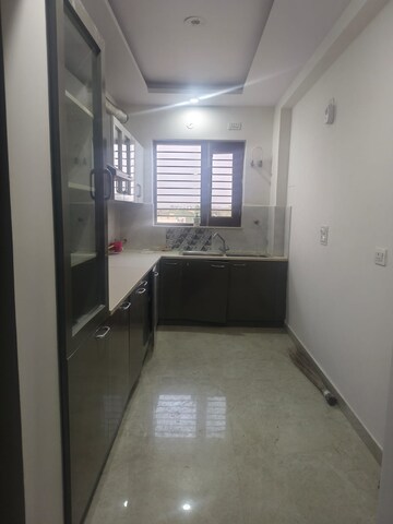 Building Lobby in 3.5 BHK Builder Floor at Sector 29 – for Rent
