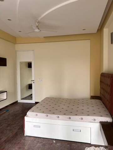 Bedroom in 3 BHK Builder Floor at Sushant Lok 2, Sector 57 – for Rent