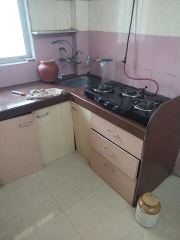 Master Bedroom in 1.5 BHK Apartment at Jeevan Prakash CHS, Nehru Nagar – for Rent