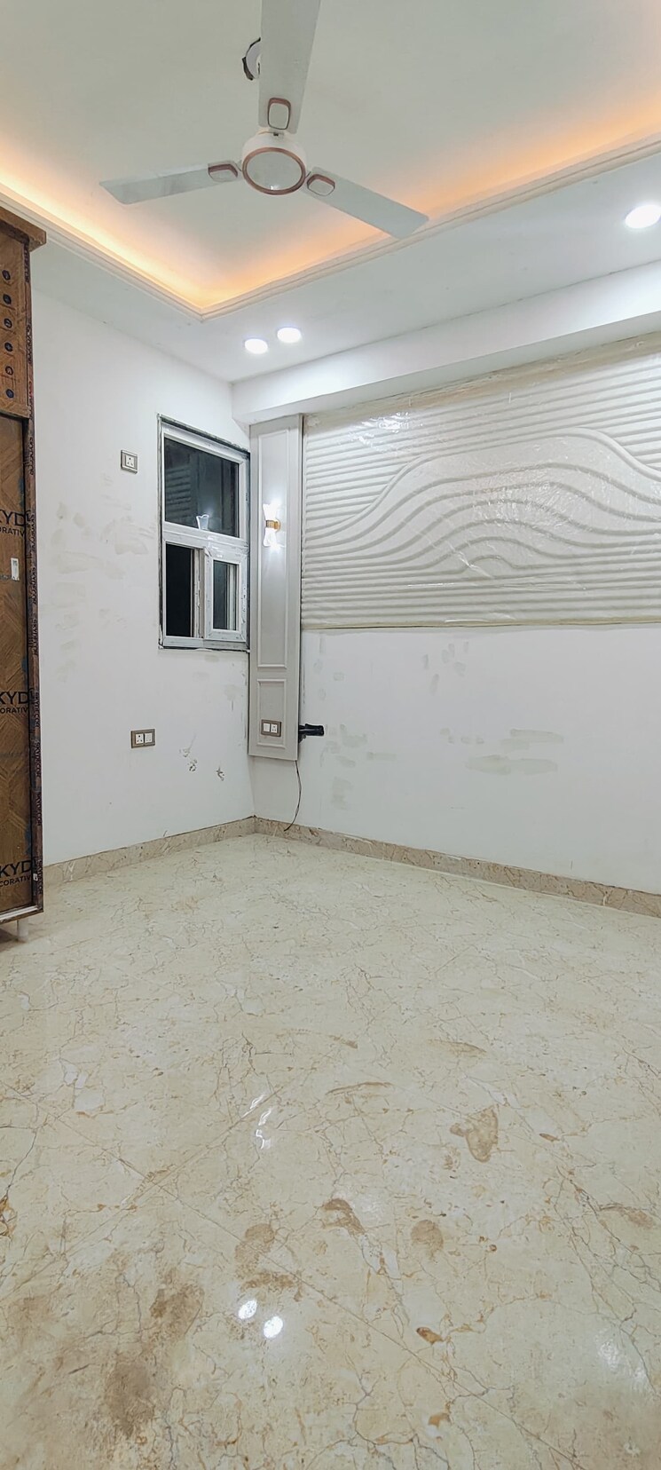 Room, sector 51 3 Bedroom 1450 Sq.Ft. Builder Floor In Sector 51 Noida 8596940