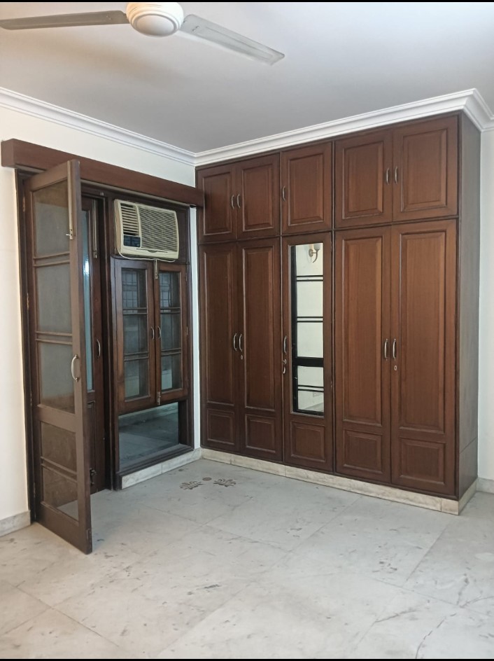 3.5 BHK + Study Room Builder Floor For Rent in Chittaranjan Park