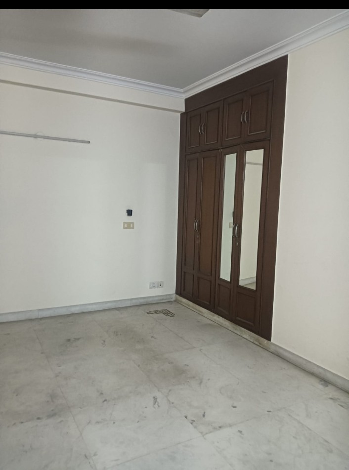 3.5 BHK + Study Room Builder Floor For Rent in Chittaranjan Park