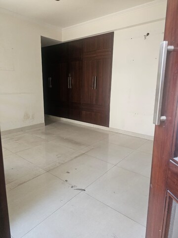 Room in 3 BHK Builder Floor at Sector 47 – for Rent