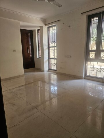 Room in 3 BHK Builder Floor at Sector 47 – for Rent