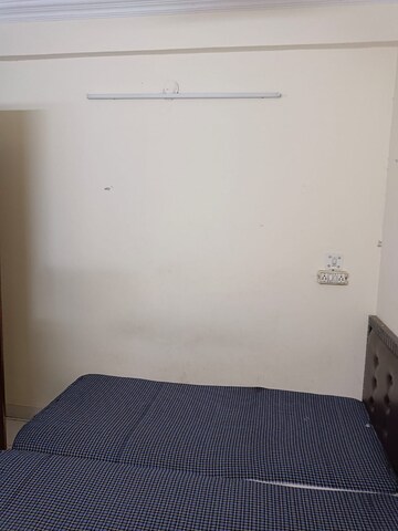 Room in 3 BHK Apartment at Vasant Kunj – for Rent