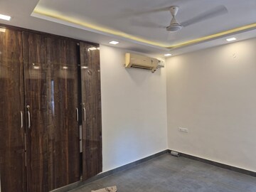Room in 3 BHK Apartment at Vasant Kunj – for Rent