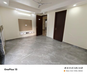 Room in 3 BHK Builder Floor at Sector 47 – for Rent