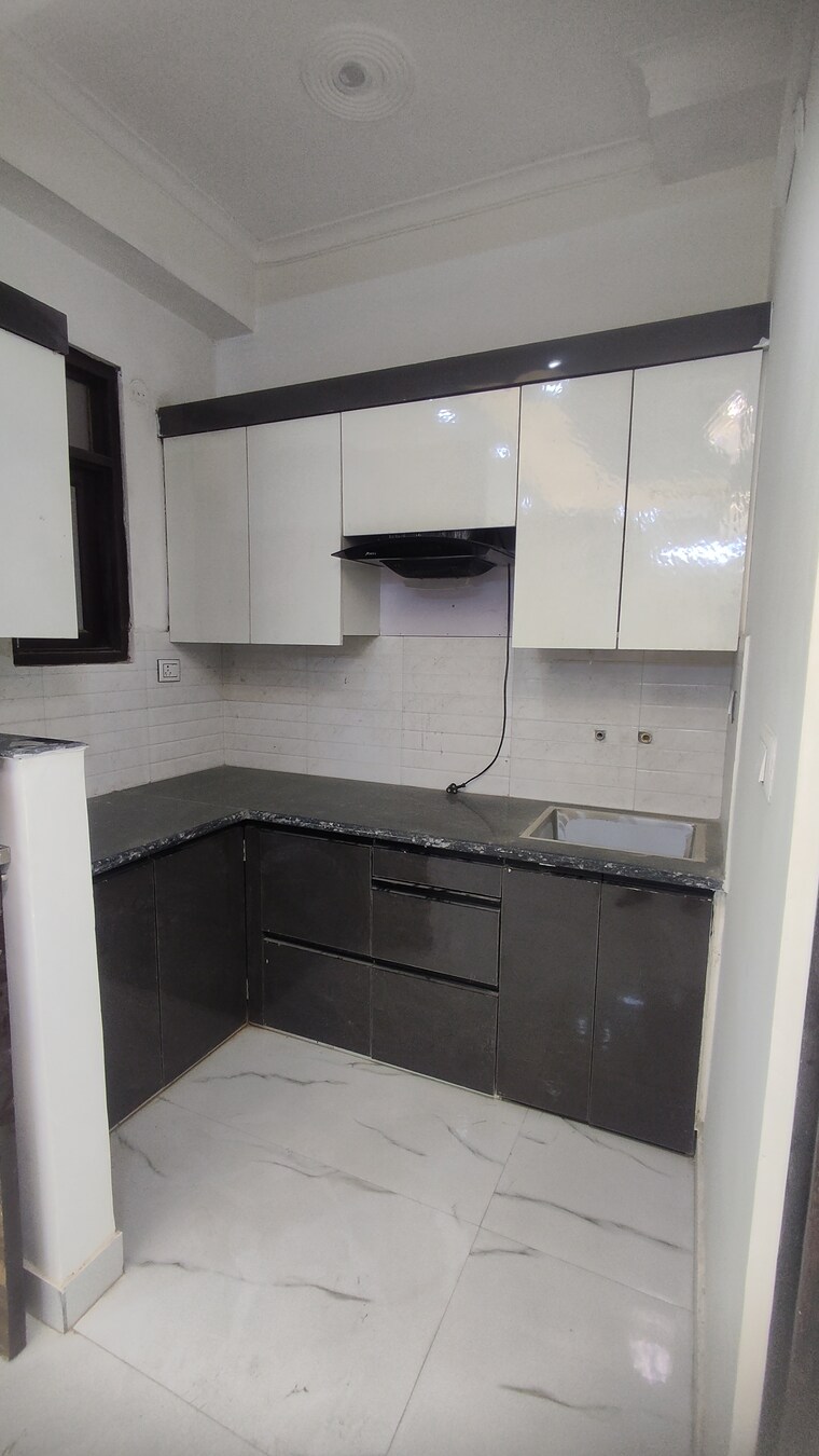 Kitchen, sector 73 2 Bedroom 960 Sq.Ft. Builder Floor In Sector 73 Noida 8596986